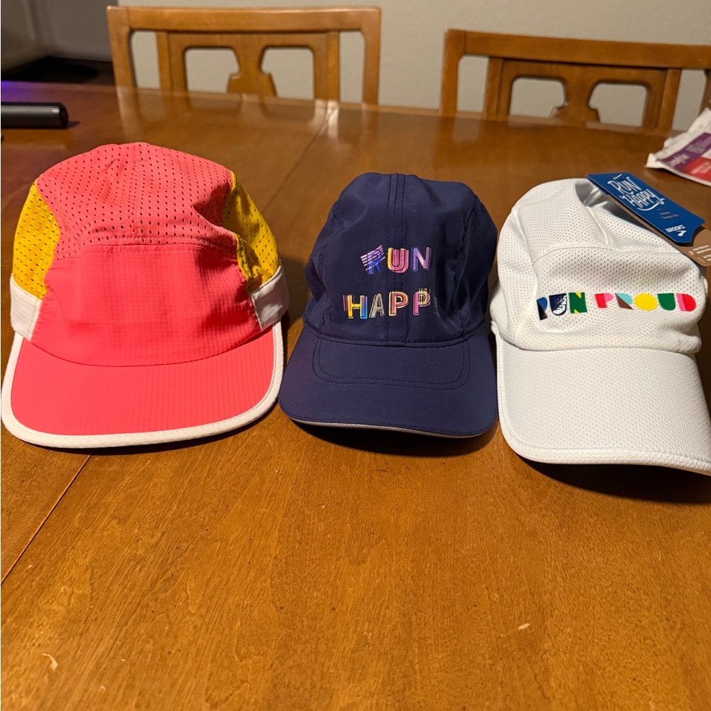 Brooks running hat lot